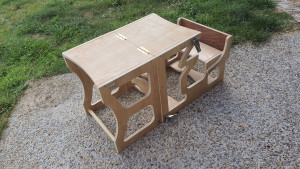 Photo de galerie - Tour et bureau enfant en conteplaqué