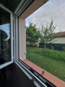 Photo de galerie - Pose moustiquaire 