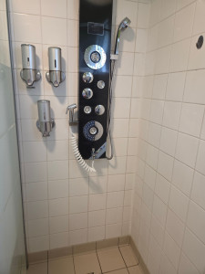 Photo de galerie - Décapage sdb fini 