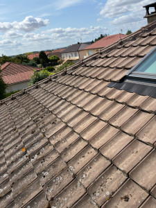 Photo de galerie - Nettoyage de toiture + pulvérisations 