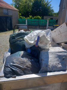 Photo de galerie - Débarrasse encombrants 

débarrasse encombrants 

