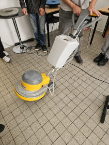 Photo de galerie - Monobrosse pour le nettoyage des sols.