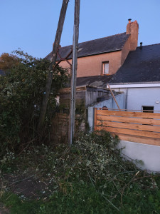Photo de galerie - Bardage en bois , et ronse taillé 