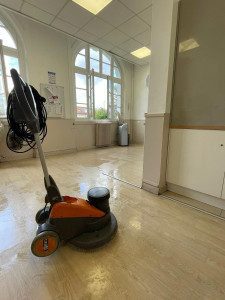 Photo de galerie - Préparation - nettoyage de salle