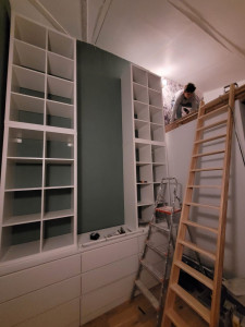Photo de galerie - Montage et fixation de meubles pour réaliser une penderie