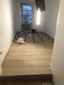 Photo de galerie - Carrelage d’un vestiaire