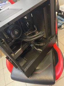 Photo de galerie - Montage PC fait par un client, mais écran noir