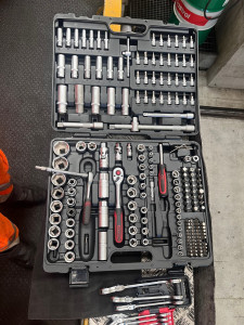 Photo de galerie - Caisse à outils 