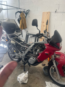 Photo de galerie - Sortie de grange. Révision complète, changement de touts les fluides nettoyage rampe de carbu, vidange réservoir etc….