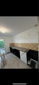 Photo de galerie - Montage cuisine + découpe plan de travail + électricité...etc