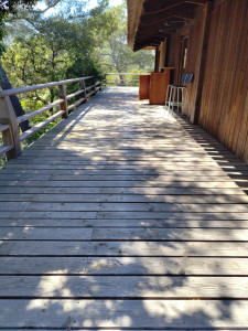 Photo de galerie - Montage d'une terrasse exterieur