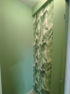 Photo de galerie - Recherche d'une teinte cohérente à appliquer autour d'un papier peint existant 