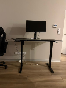 Photo de galerie - Montage d’un bureau électrique en kit 