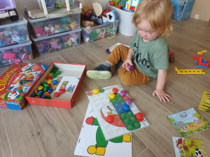 Photo de galerie - Garde de 3 enfants 11mois/4ans/6ans pendant 2ans sous contrat avec une agence de garde d'enfants ?