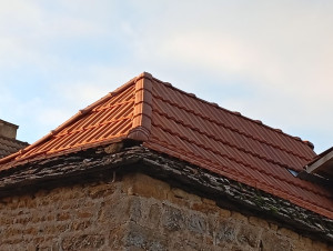 Photo de galerie - Dépose de l ancienne toiture et remise a neuf 