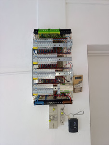 Photo de galerie - Remplacement d'un tableau vetuste