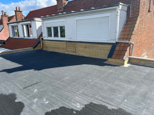 Photo de galerie - Travaux d’extension d’une surface de 80 m², incluant une ossature en bois, un plancher collaborant, ainsi que l’étanchéité et le bardage.