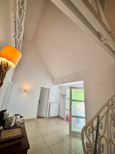 Photo de galerie - Mise en peinture hall d’entrée 