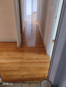 Photo de galerie - Restauration,ponçage et vitrification du parquet d'un appartement 