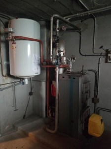 Photo de galerie - Intervention et entretien sur le ballon d'eau chaude