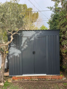 Photo de galerie - Montage d'un abri de jardin