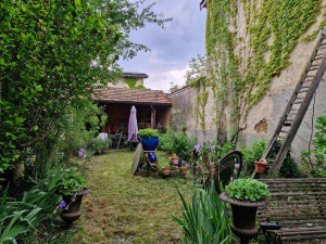 Photo de galerie - Début de l entretien d une jolie cour. 