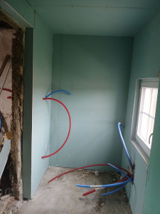 Photo de galerie - Réalisation placo sdb mur et plafond en auto
 porte 