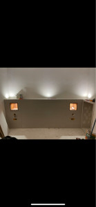 Photo de galerie - Réalisation d’une tête de lit avec niche en bois 