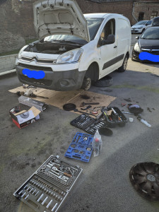 Photo de galerie - Changement des cardans, des disques et des plaquettes de frein.