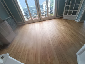 Photo de galerie - Ponçage du parquet.
   Je vous propose ponçage du parquet a un bon prix.
    Appelle moi 