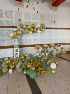 Photo de galerie - Organisatrice au sein du BDE de ma promotion d’études, a l’aide de mes camarades j’avais organisé la fête de fin de formation (activité, deco, création de boisson…) 