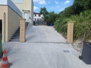 Photo de galerie - Montage pilier de porte d entrée 