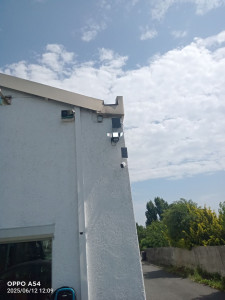 Photo de galerie - Installation projecteur énergie solaire 