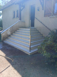 Photo de galerie - Pose de carrelage sur escalier 