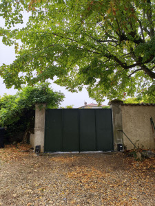 Photo de galerie - Pose motorisation portail.