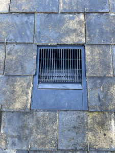 Photo de galerie - Mise on place d’une sortie de toit pour vmc 