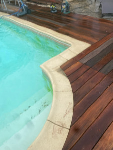 Photo de galerie - Terrasse bois exotique piscine