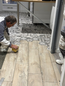 Photo de galerie - Pose de carrelage au sol 