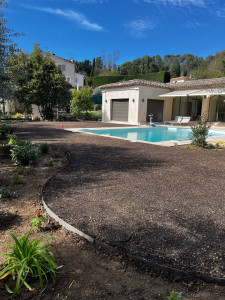 Photo de galerie - Réalisation d’un gazon