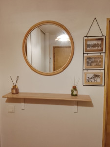 Photo de galerie - Fixation mirroir plus étagère 