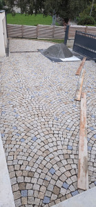 Photo de galerie - Pavé granite avant les joint 