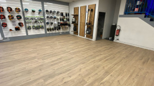 Photo de galerie - Pose de parquet dans un magasin 