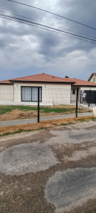 Photo de galerie - Pose de soubassement béton 25 cm + panneau rigide