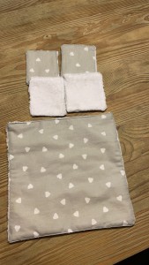 Photo de galerie - Bonjour, je réalise des lingettes visage réutilisables ainsi que des essuies tout réutilisables . 