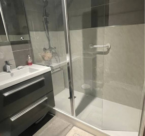 Photo de galerie - Installation une douche à l'italienne avec meuble vasque