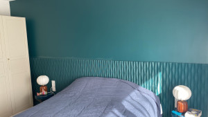 Photo de galerie - Peinture du mur et installation + peinture de la tête de lit 