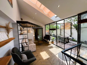 Photo de galerie - Veranda - réalisation complète, ossature métallique, vitrage, placo, filet, carrelage chevrons