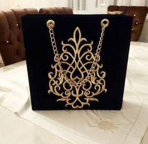 Photo de galerie - Broderie fil d'or 3