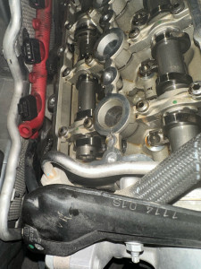 Photo de galerie - “L’Audi A8 L 3.2 TFSI avait une fuite au niveau du moteur et nous avons remplacé les joints d’étanchéité