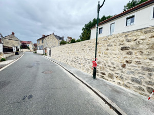 Photo de galerie - Murs en pierre avec joints sable-chaux.